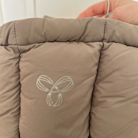 Taupe Aritzia Superpuff - Standard Length - Picture 4 of 6